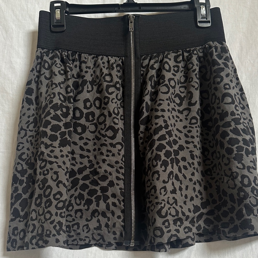 Victoria Secret Pink animal print Skirt Size M